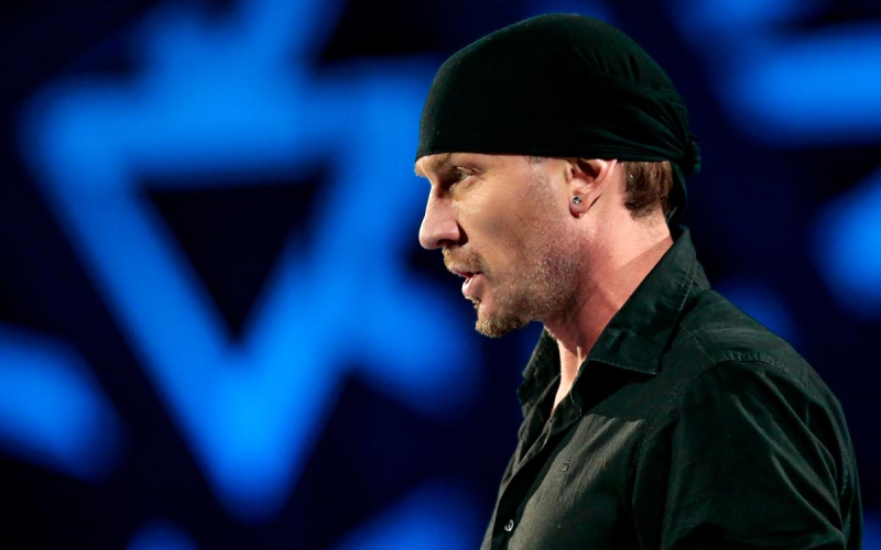 Костомаров опубликовал видео тренировки на равновесие