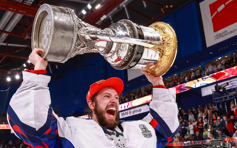 Вратарь сборной ответил на вопрос о причастности ЦСКА к отправке в армию