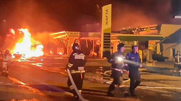 Более 100 человек пострадали при взрыве на АЗС в Махачкале