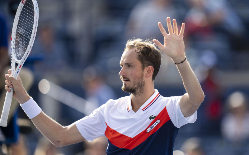 Медведев обошел Надаля и вошел в топ-5 высокооплачиваемых теннисистов