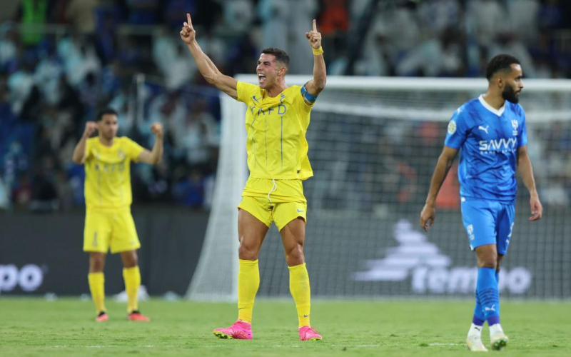 Роналду дважды забил в финале и выиграл первый трофей с саудовским клубом