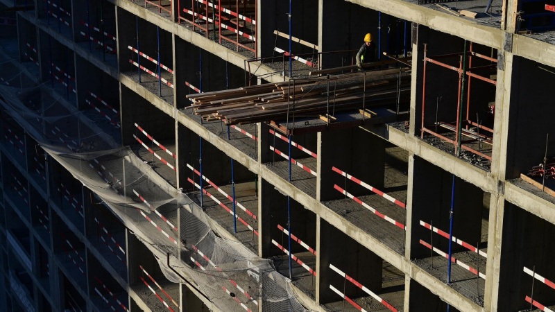 Заммэра: дефицит кадров на московских стройках не превышает 15%