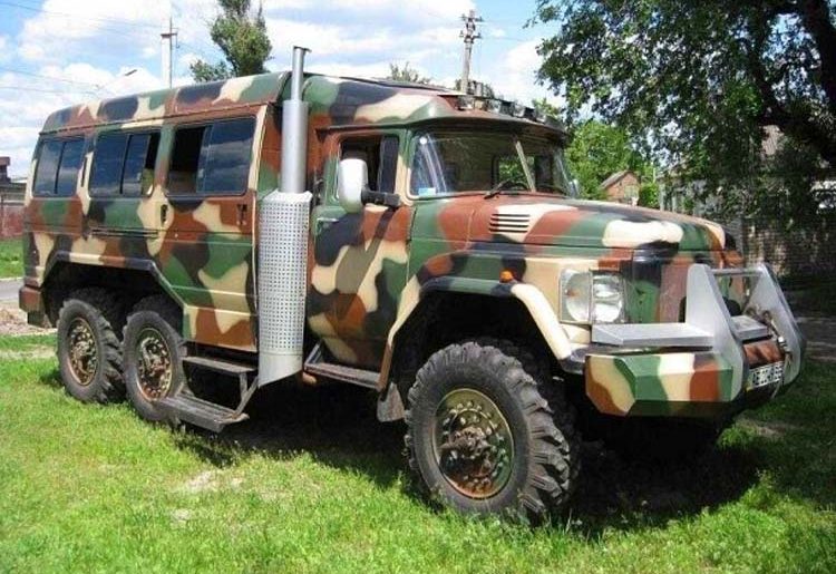 Мужики показали миру, какие должны быть дома на колесах: возьмите только "гнилой" ЗиЛ-131