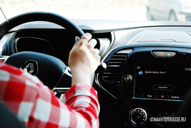 Обогнал колону "тихоходов" - лишился водительского удостоверения: новые правила, которые должен знать каждый