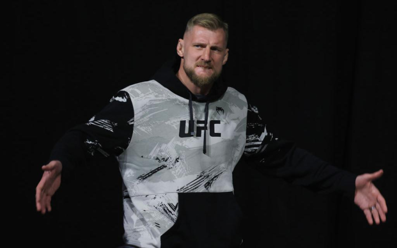 Российский боец пообещал &laquo;ворваться&raquo; в гонку за чемпионским поясом UFC