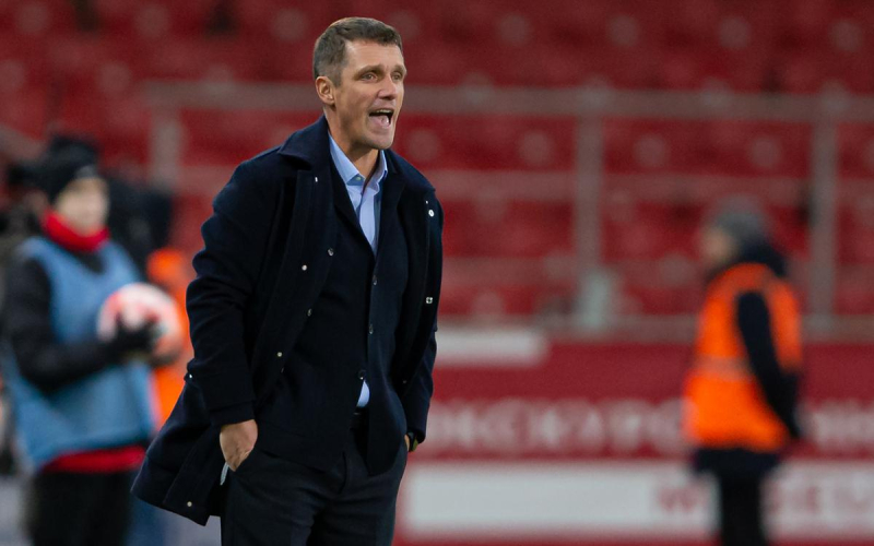 Тренер не произнес ни слова в интервью после матча РПЛ. Видео