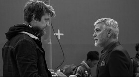 Три Бэтмена: Китон, Аффлек и Клуни на съёмках &laquo;Флэша&raquo; (фото)