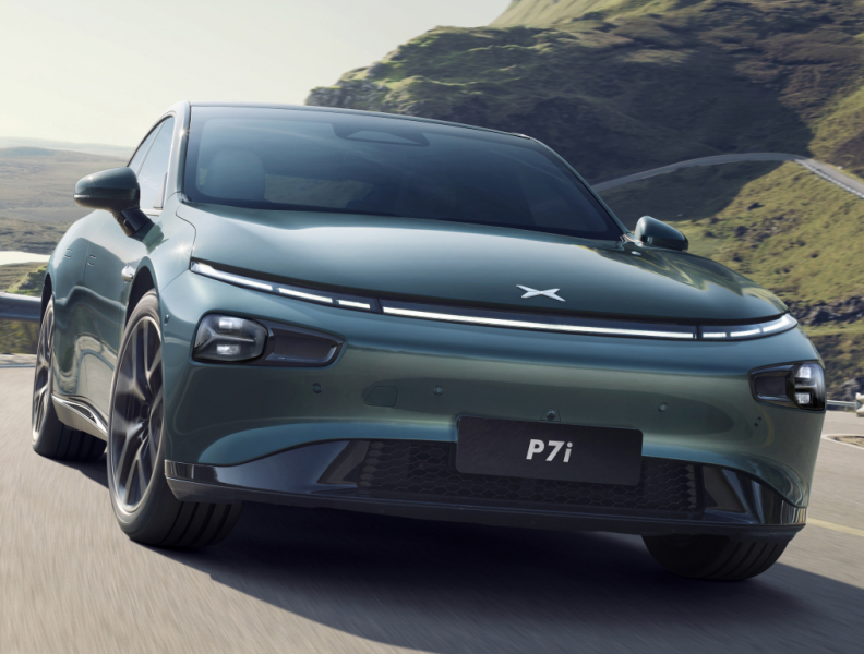 Xpeng P7 2023: электроседан появился у российских дилеров