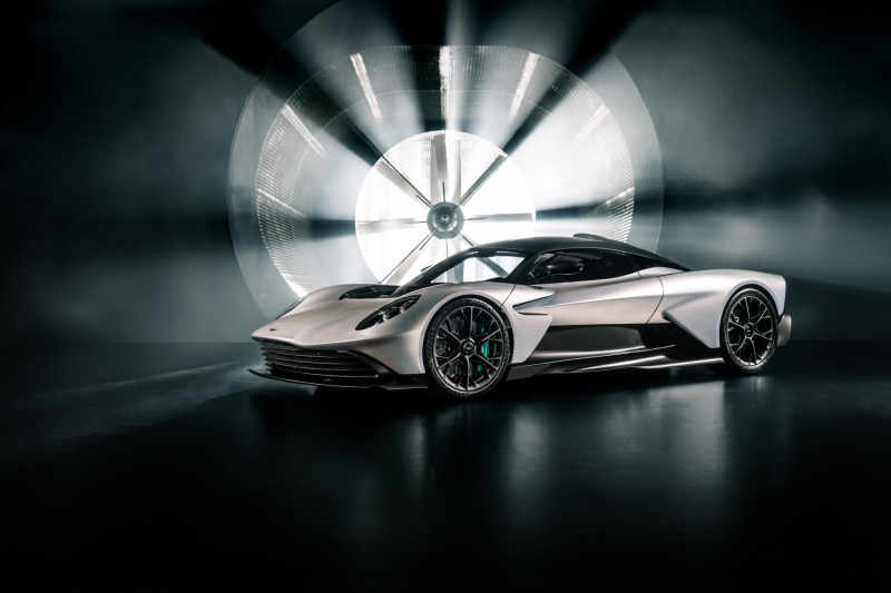 Aston Martin Valhalla 2024: показана предсерийная версия