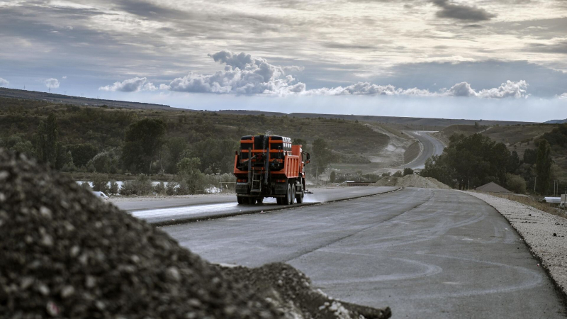 В России увеличат бюджетные расходы на дорожное строительство
