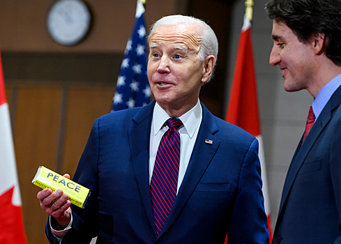 Опоздавший Байден под крики чаек трусцой вбежал в зал АТЭС