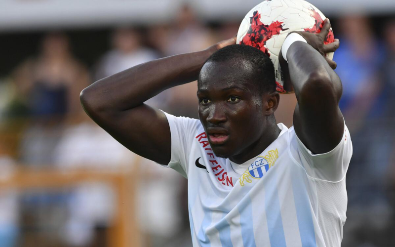 Бывший футболист сборной Ганы умер после сердечного приступа на матче