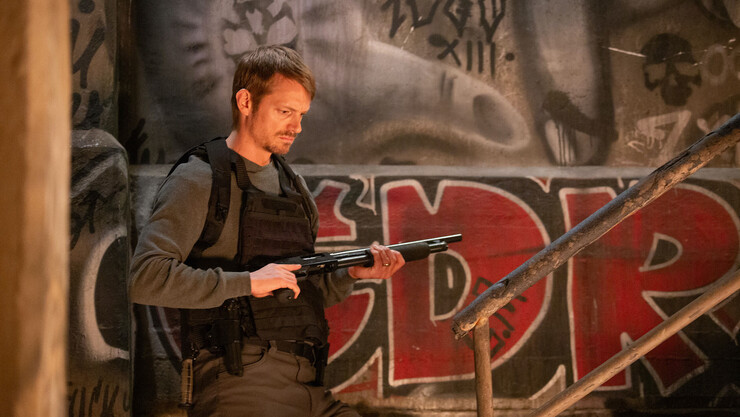 Юэль Киннаман рассказал о своём грандиозном провале на съёмках экшена Джона Ву &laquo;Немая ярость&raquo;