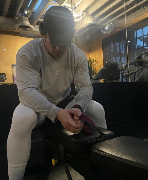 Новый Супермен набирает массу &mdash; Дэвид Коренсвет показал фото с тренировки для &laquo;Супермена: Наследия&raquo;