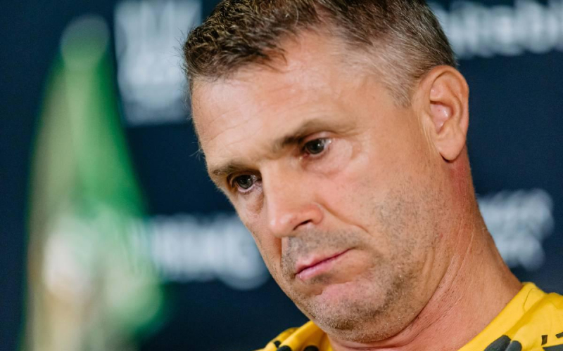 Тренер Украины заявил, что команда играет в отборе ЧЕ &laquo;не за Зеленского&raquo;