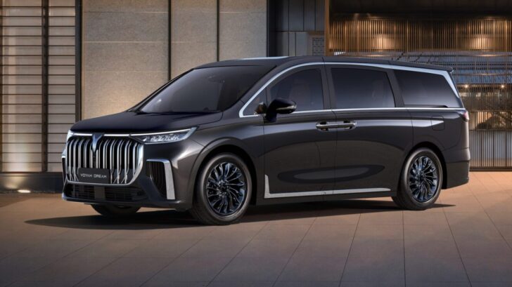 Voyah Dream 2023 продается в России в 4-местной версии