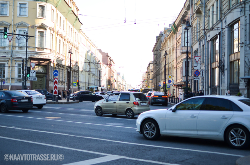Говорить о полноценном восстановлении российского автопрома пока еще рано: эксперт Антон Шапарин раскрыл подробности