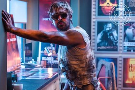 Закопчённый Райан Гослинг на новом кадре из экшена &laquo;Каскадёры&raquo;