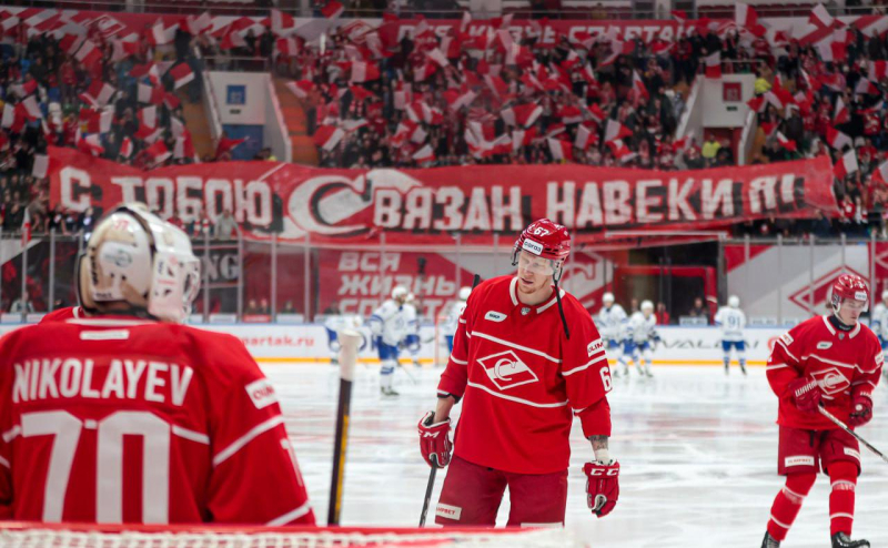 Хоккеисты &laquo;Спартака&raquo; победили &laquo;Динамо&raquo; в дерби с рекордной посещаемостью