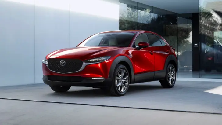 Mazda CX-30 2024: кроссовер приехал на российский авторынок