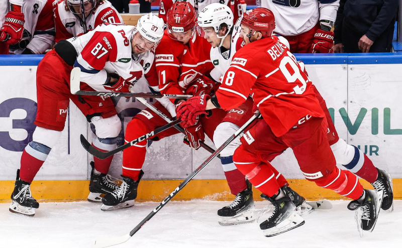 &laquo;Спартак&raquo; третий раз в сезоне КХЛ проиграл &laquo;Локомотиву&raquo;