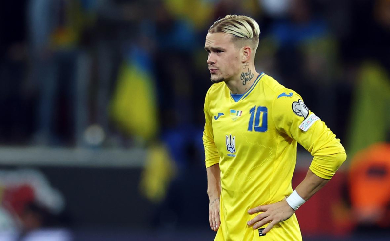 Украинские футболисты призвали Макрона не пустить россиян на Олимпиаду