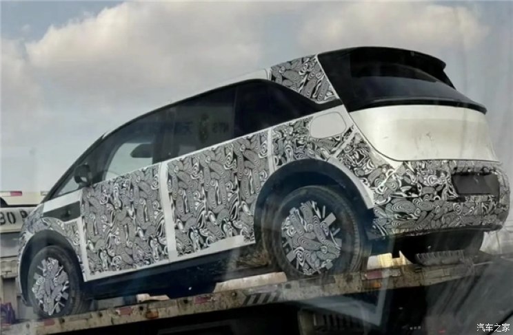 Zeekr 008 2024: бюджетный минивэн показали на "шпионских" фото