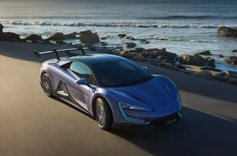 BYD YangWang U9 2024 поступил в продажу в КНР