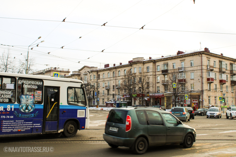 ФНС назвала модели авто, за которые придется заплатить налог на роскошь в 2024-м