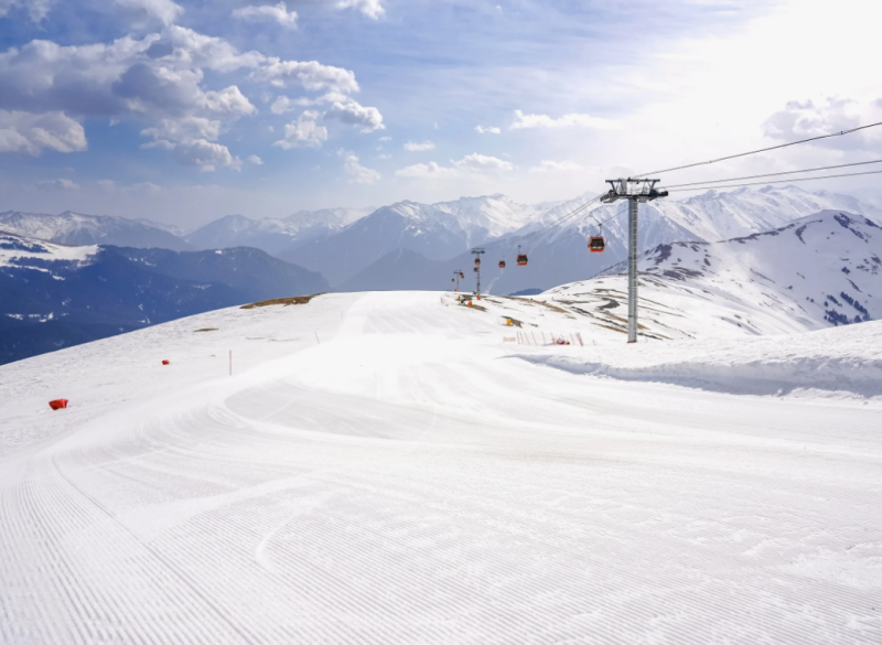 Горнолыжный сезон продолжается: куда дешевле лететь в ближайшие месяцы