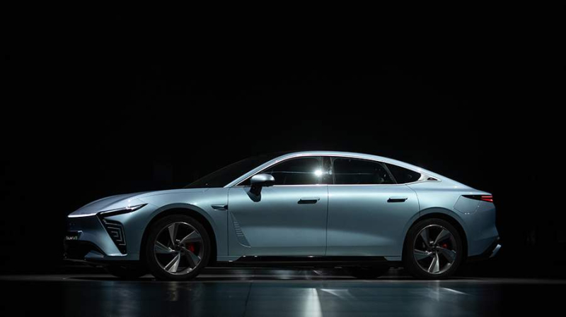 Компания Chery опубликовала фото нового седана Exeed ExlantiX ES для России