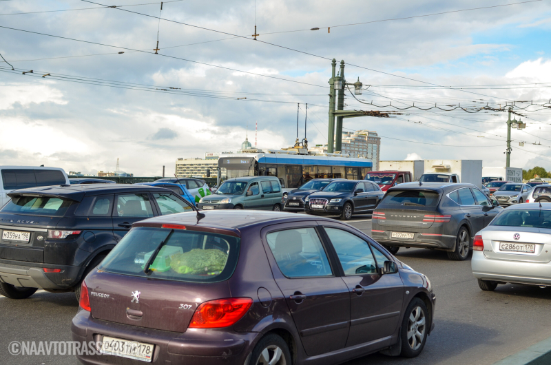 Ненужные и неработающие опции в китайских автомобилях вызвали недовольство автоэксперта Кадакова