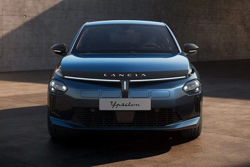 Новую Lancia полностью рассекретили на видео: но официальная презентация хэтча еще не состоялась