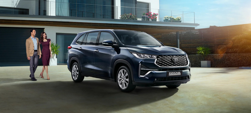 Toyota выпустила новый кросс-вэн Innova Hycross, превосходящий Kia Sorento - отзывы владельцев