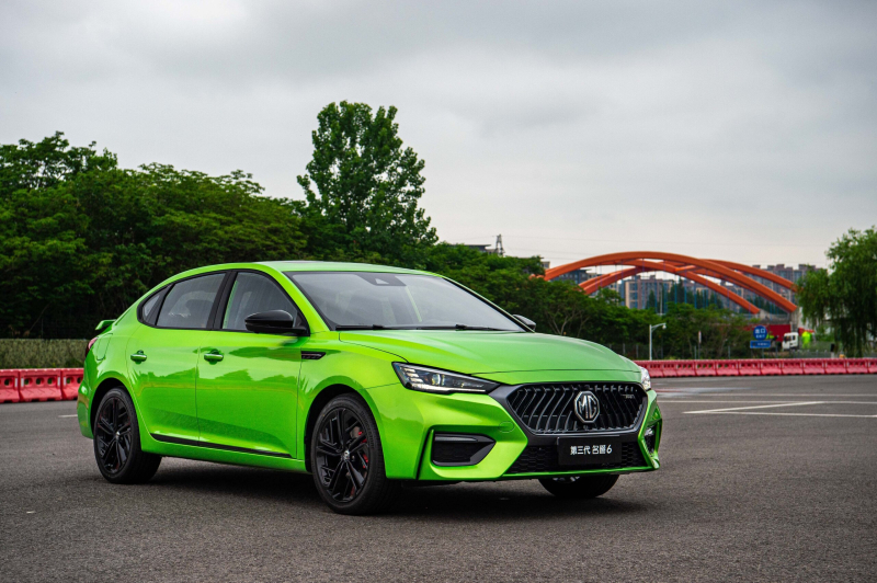 В России продается новинка из Китая за 1,5 млн рублей, которая не уступает Skoda Octavia