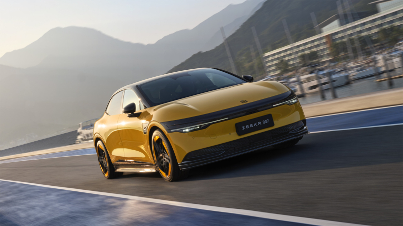 До российского рынка добрался серьезный конкурент Tesla Model 3 - Zeekr 007