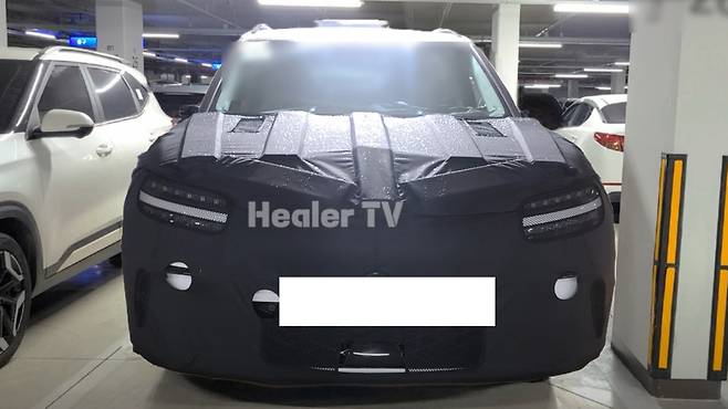 Обновленный кроссовер Genesis GV60 раскрывается на первых фото: он получит большой экран