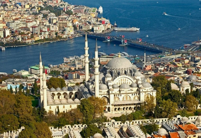 S7 увеличивает число рейсов из Москвы в Анталью и Стамбул