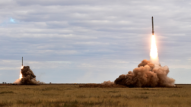 Путин поручил подготовиться к учениям по применению нестратегического ядерного оружия