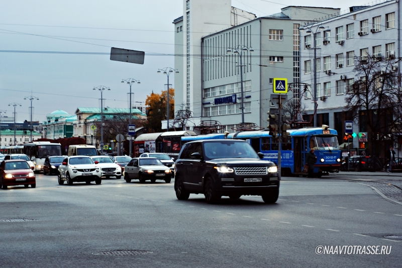 Дальнобойщик объяснил, как заставить автомобиль сзади держать дистанцию