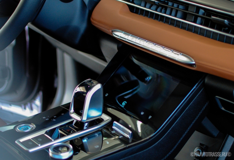 В автосалоне рассказали о правилах, которые продлят жизнь ручнику в вашем авто