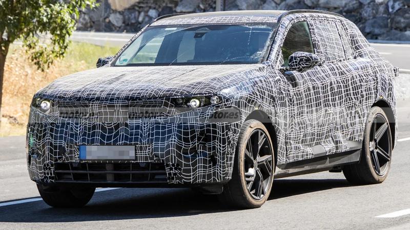 BMW iX3 2026 года показан на новых фотографиях