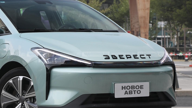 Визуализация первого кроссовера МТЗ-320 Эверест 2025 анонсирована на авторских фото