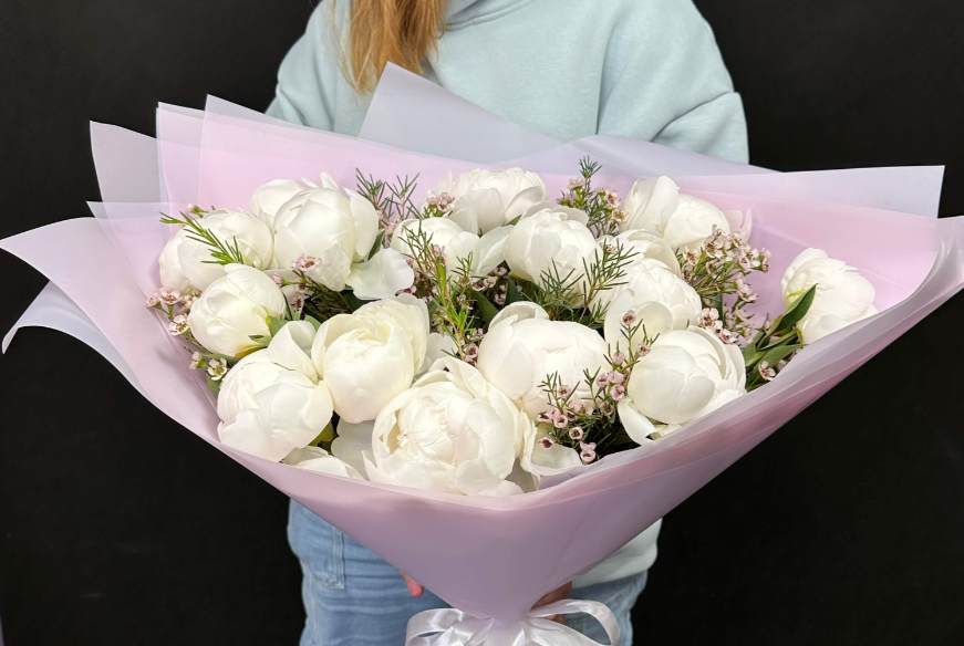 Белые пионы: Элегантность и нежность в каждом букете